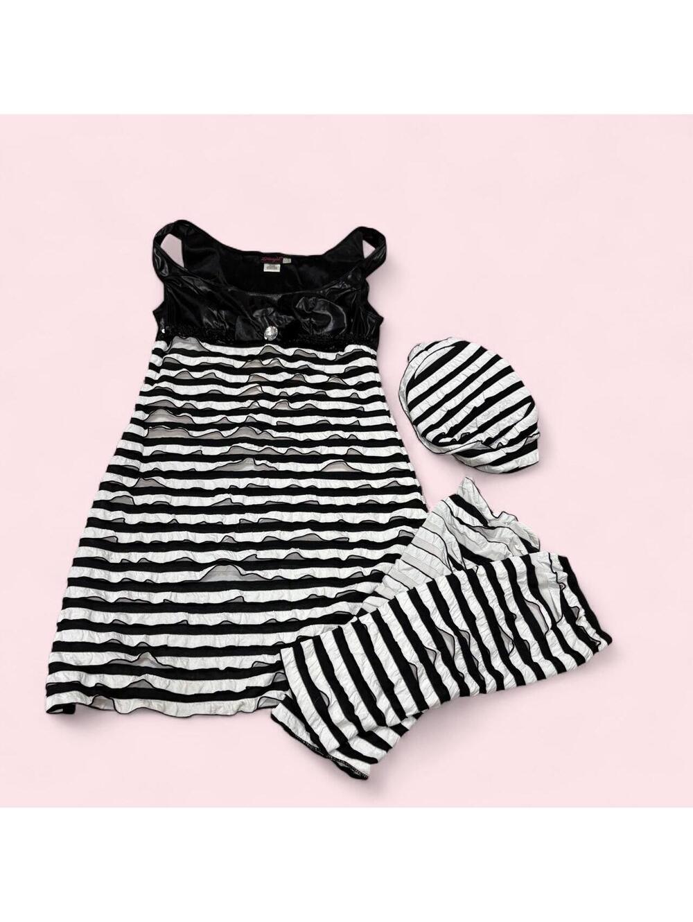 Y2K Dreamgirl prisoner costume